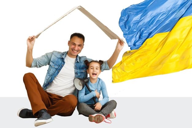 A family happily holding the keys to their new house, with a government building and a Colombian flag in the background, symbolizing their successful application for the VIS subsidy.